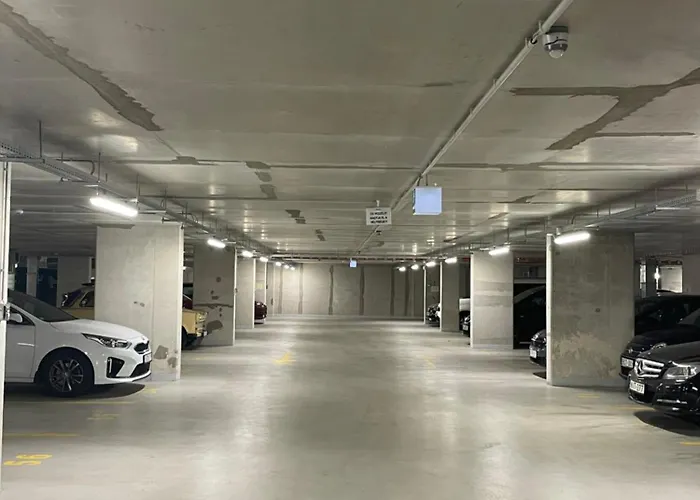 Park West Terrace With Private Parking